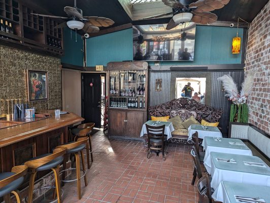 Mercedes Bar & Grille by null