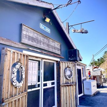 The Marshall Store - Rural Roadhouse - Seafood Near Me - Marshall, California