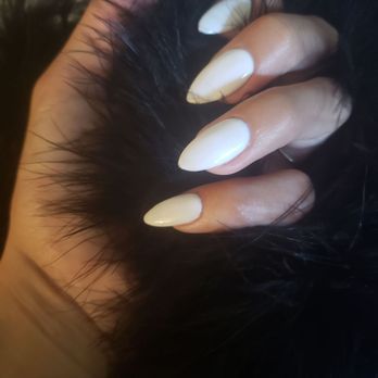 Uptown Nails - Thank you to Abel for my new pointy nails! - Nail Salons Near Me - Issaquah, Washington