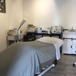 Bella Skin Care Maui - Facial room