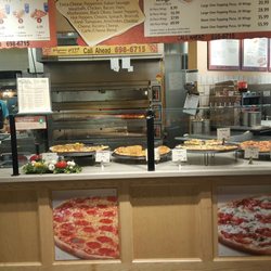 Wegmans - Pizza counter