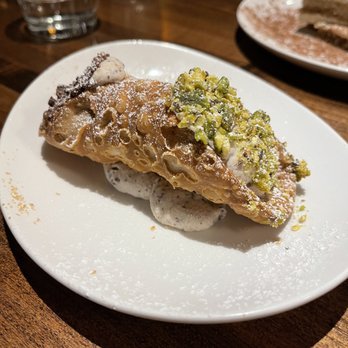 Enzo’s Bistro & Bar - Canoli - Italian Near Me - Issaquah, Washington Enzo’s Bistro & Bar - Canoli - Italian Near Me - Issaquah, Washington