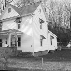 Woodchuck Hostel & Song Peddlar Rest - This is a peaceful zen place away from the drama of the AT