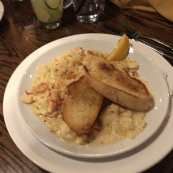 Hooked Seafood Restaurant - Seafood Near Me - Manchester, New Hampshire