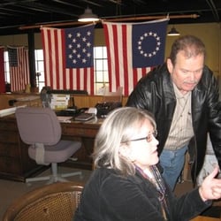 Computer PRO - Dennis with museum client