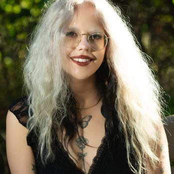 Onyx Hair Studio - Stylist, Hayatt - Hair Extensions Near Me - Salem, Virginia Onyx Hair Studio - Stylist, Hayatt - Hair Extensions Near Me - Salem, Virginia