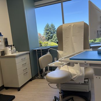 Andrew D. Dao, M.D - Clean modern offices, even a nice view! - Internal Medicine Near Me - San Mateo, California Andrew D. Dao, M.D - Clean modern offices, even a nice view! - Internal Medicine Near Me - San Mateo, California