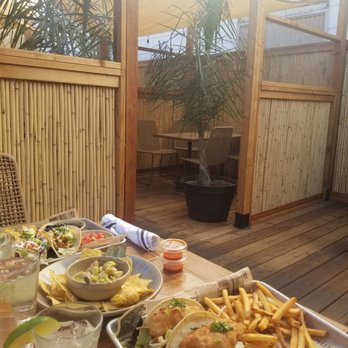 Pacific Catch - Really great distanced and private booth setup - Seafood Near Me - San Francisco, California