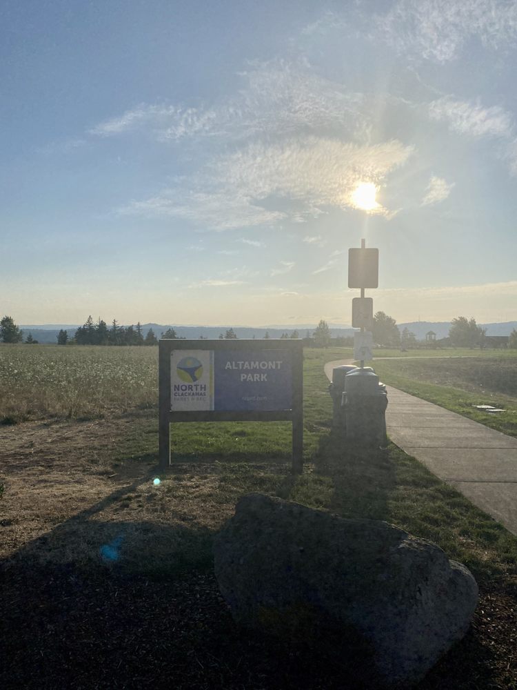 ALTAMONT PARK Updated October 2024 34 Photos 8901 SE Bristol Park