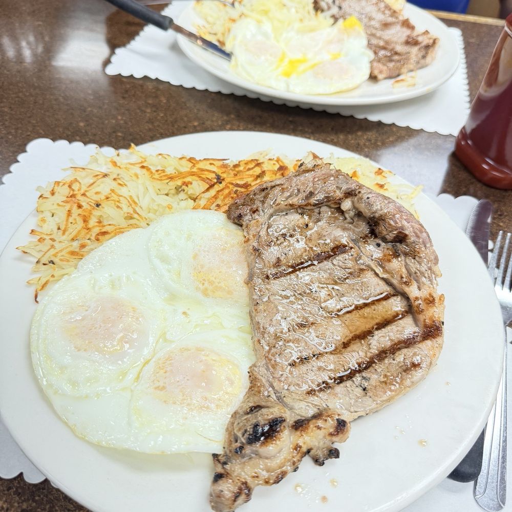 Harry's Cafe - Huge portions - American Near Me - Stanton, California Harry's Cafe - Huge portions - American Near Me - Stanton, California