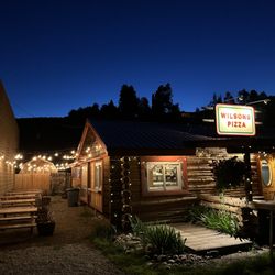 Wilsons Pizza - Picture of the building and outside dining