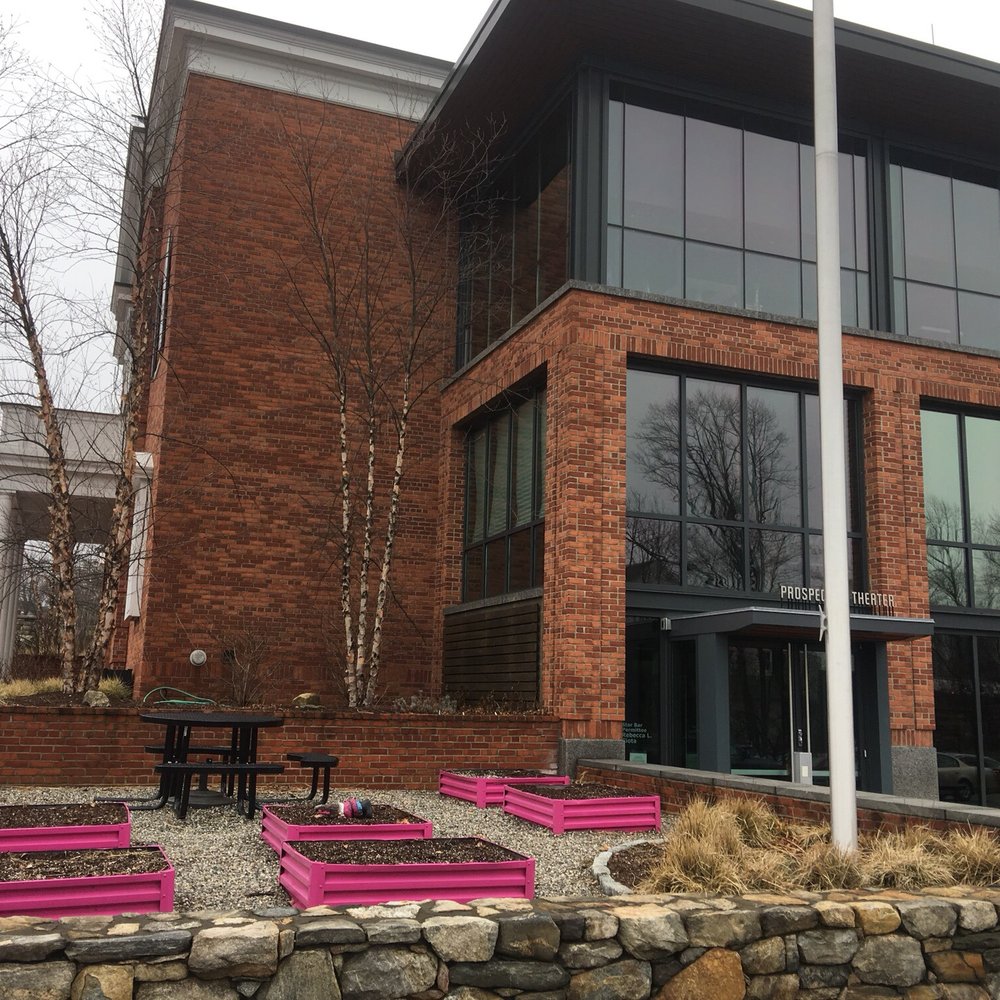 Heads Up Cafe - Outside view of the building - Cafes Near Me - Ridgefield, Connecticut