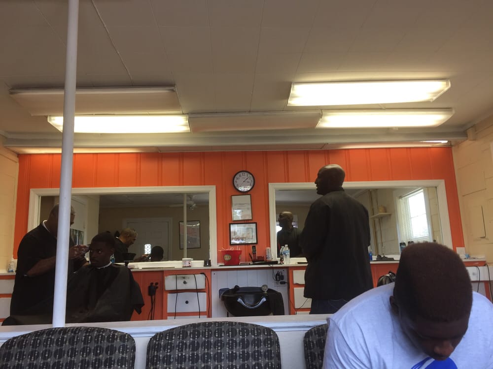 R&R Barber Shop Logo