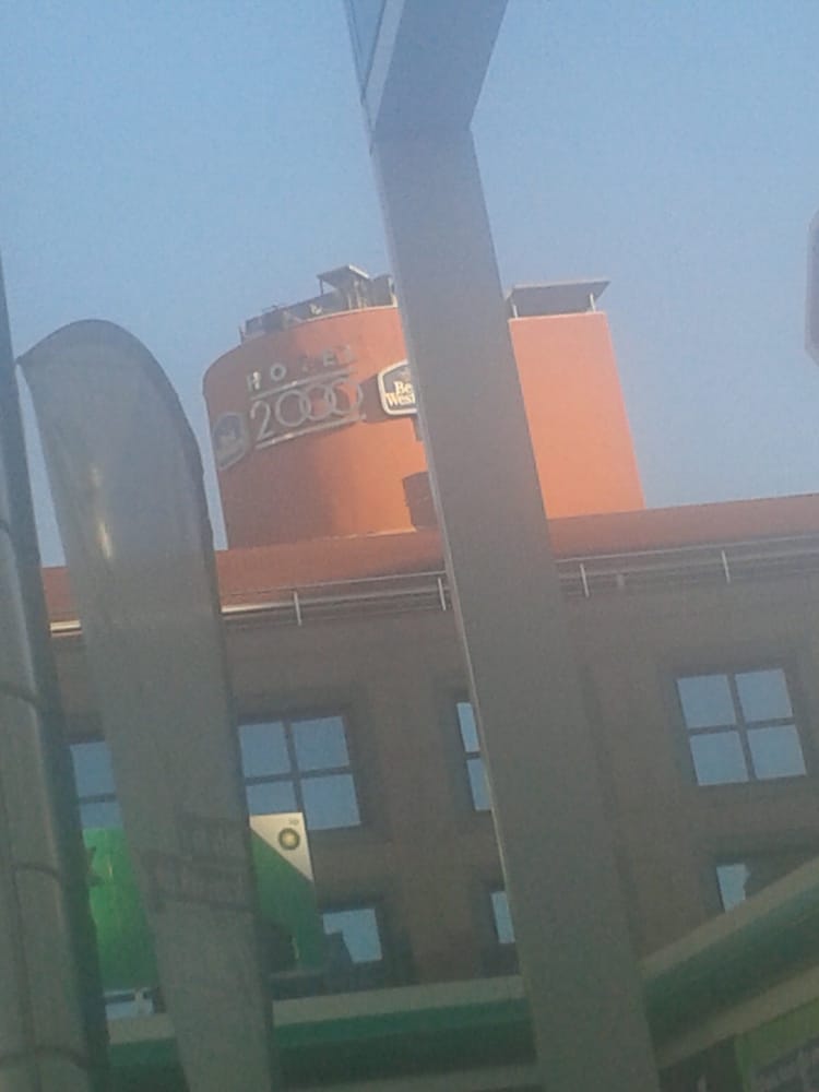 Hotel 2000