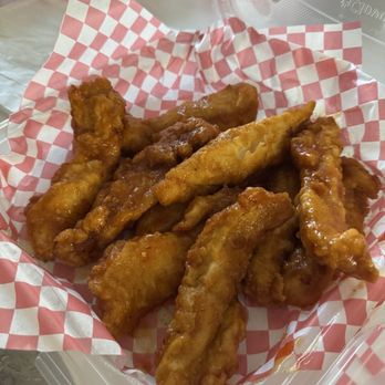 Top Tenders & Wings - Tenders were soft and not crispy, and there was barely any sauce or flavor - Chicken Wings Near Me - Redondo Beach, California