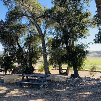Sextant Wines - Picnic table - Wineries Near Me - Paso Robles, California Sextant Wines - Picnic table - Wineries Near Me - Paso Robles, California