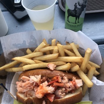 Bob's Clam Hut - Lobster roll (hot butter) - Seafood Near Me - Kittery, Maine Bob's Clam Hut - Lobster roll (hot butter) - Seafood Near Me - Kittery, Maine