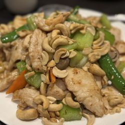 Grand Cafe - Cantonese style cashew chicken (Jan 2026)