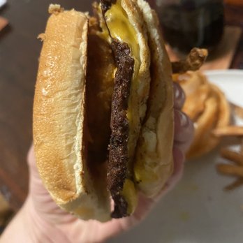 BurgerFi - Pinecrest - The thinnest burger I've ever seen - Burgers Near Me - Miami, Florida
