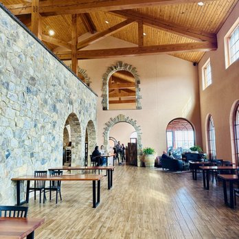 Hazy Mountain Vineyards & Brewery - Interior - Wineries Near Me - Afton, Virginia Hazy Mountain Vineyards & Brewery - Interior - Wineries Near Me - Afton, Virginia