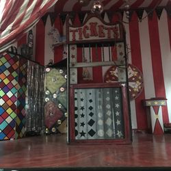 Gary Bowlings House Of Art - The Circus, Circus Landing