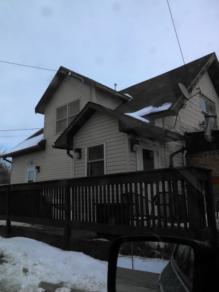 Payne's Point Bar & Grill Logo