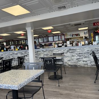 Tony's Clam Shop - Dining area - Seafood Near Me - Quincy, Massachusetts Tony's Clam Shop - Dining area - Seafood Near Me - Quincy, Massachusetts