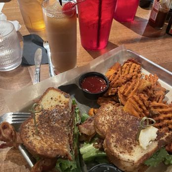 Elm Fork Taphouse & Kitchen - American Near Me - Hickory Creek, Texas Elm Fork Taphouse & Kitchen - American Near Me - Hickory Creek, Texas