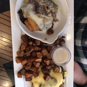 Cochon Dingue - Breakfast & Brunch Near Me - Quebec City, Quebec Cochon Dingue - Breakfast & Brunch Near Me - Quebec City, Quebec