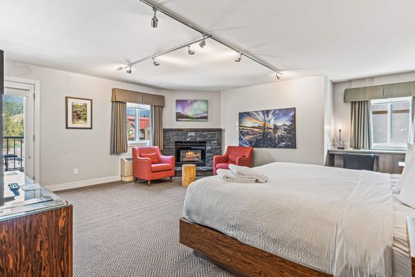 Basecamp Lodge Canmore by null