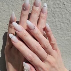 Hana Nail