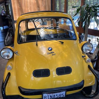 Cafe on 27 - BMW Isetta - Breakfast & Brunch Near Me - Topanga, California