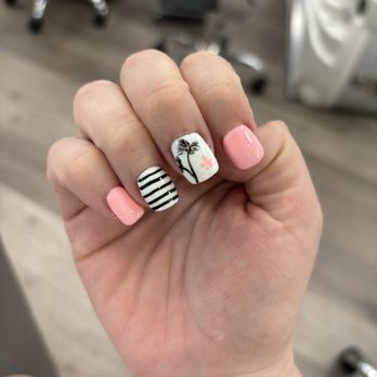 Nailholic Spa - Nail Salons Near Me - Sierra Madre, California