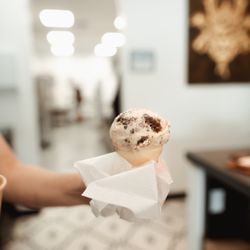 Be Free Craft Ice Cream Cafe - Perfect scoop