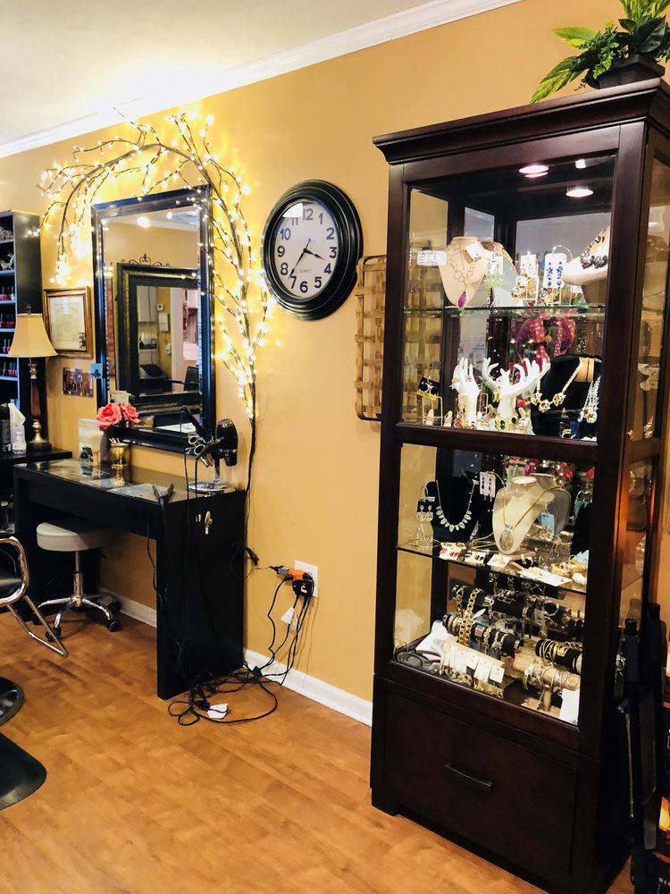 APPEARANCES HAIR SALON Updated September 2024 1858 Huntsman Dr