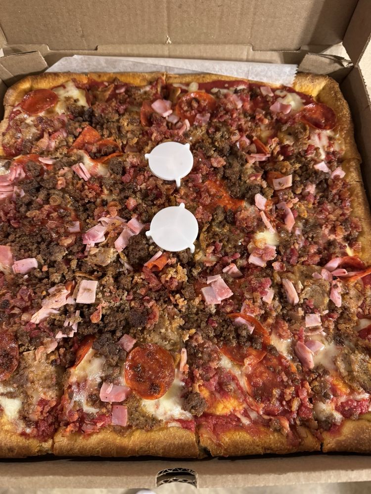 Fortunato Bros Pizza Logo