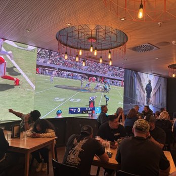 Zuggy's Base Camp - Sports Bars Near Me - Garmisch-Partenkirchen, BY