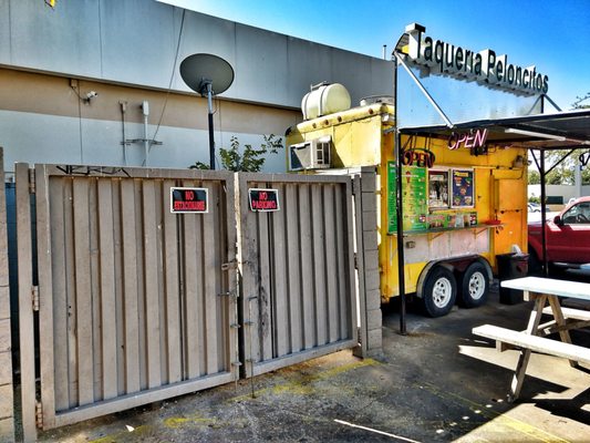 Taqueria Peloncitos by null