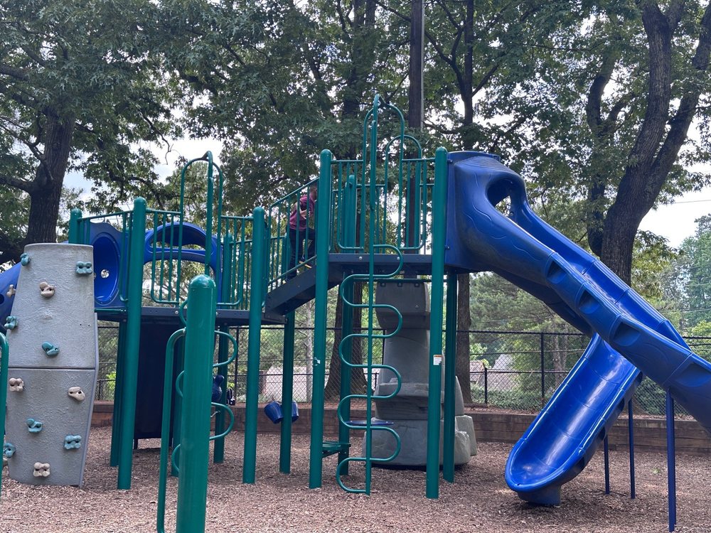 HAMMOND PARK 44 Photos & 16 Reviews 705 Hammond Dr, Atlanta