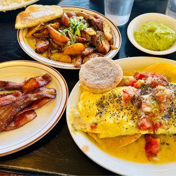 Fat Nat's Eggs - Dante fe omelette,bacon,potatoes,and avacado verde salsa - New American Near Me - St. Anthony, Minnesota Fat Nat's Eggs - Dante fe omelette,bacon,potatoes,and avacado verde salsa - New American Near Me - St. Anthony, Minnesota