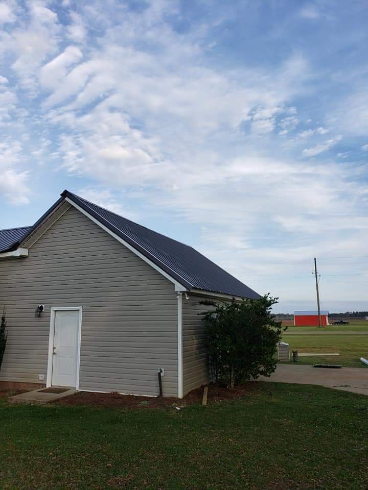 Slide of Bama Barns And Roofing