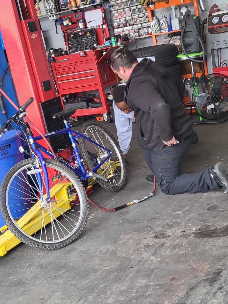 GREASE MONKEY Updated September 2024 515 E Franklin Blvd, Gastonia