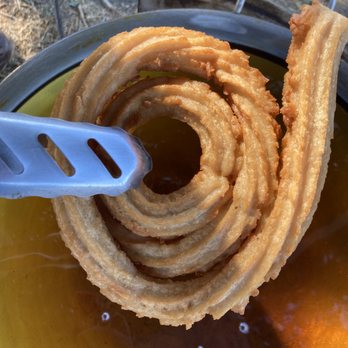 Churros Tradicionales - Churros hechos de rueda estilo Mexicano - Desserts Near Me - Crows Landing, California
