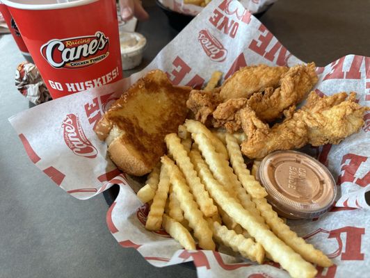 Raising Cane's Chicken Fingers by null