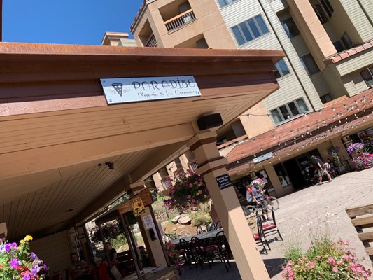 Paradise Pizzeria & Ice Creamery by null