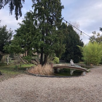 Hotel Schloss Edesheim - Garden/pond area - Hotels Near Me - Edesheim, RP