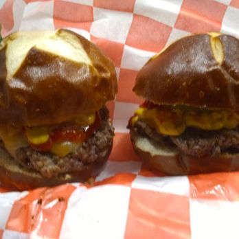 The Junkyard Dog 41 Photos 33 Reviews Hot Dogs 128 W Michigan Ave Jackson Mi Restaurant Reviews Phone Number