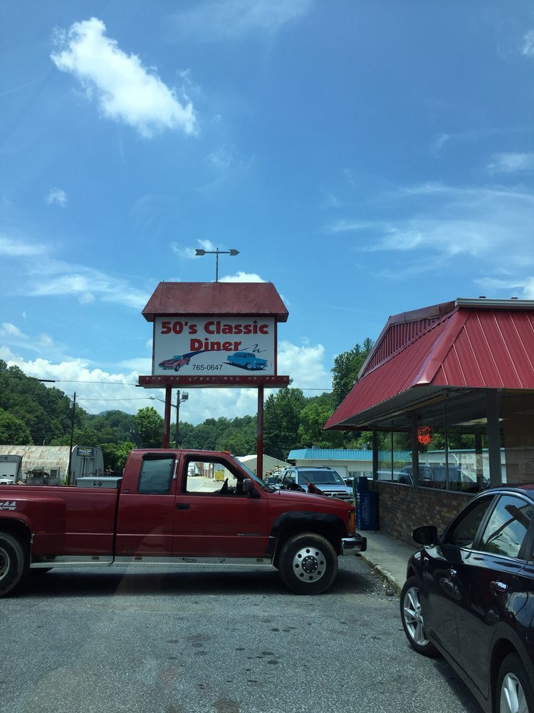 50’S CLASSIC DINER Updated September 2024 1121 Oak Ave, Spruce Pine