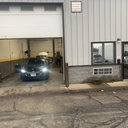 Exterior photo of Harris Automotive - Lakemoor, Illinois Exterior photo of Harris Automotive - Lakemoor, Illinois
