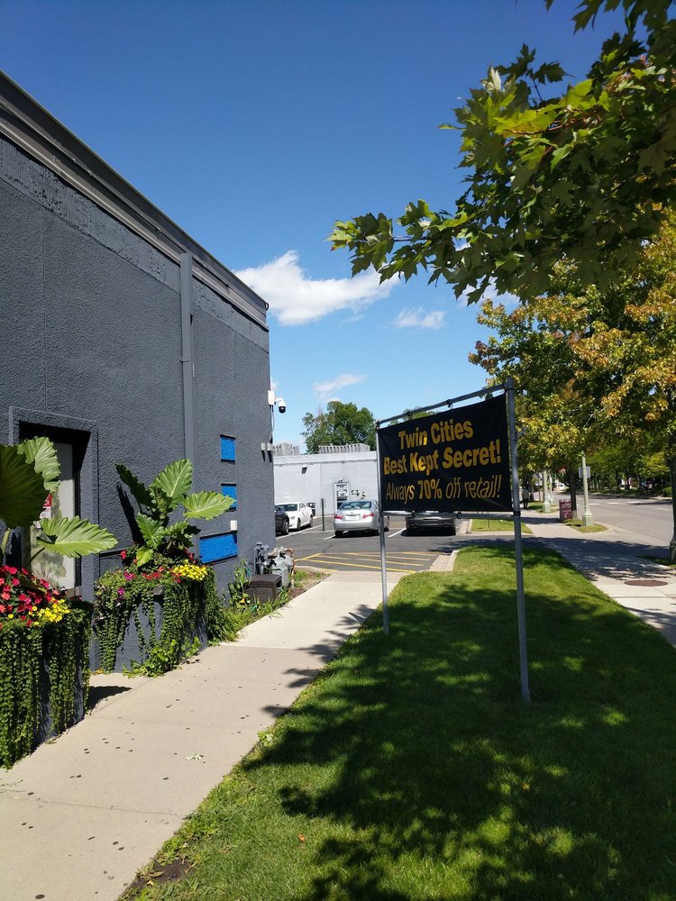 OPITZ OUTLET ST LOUIS PARK 40 Photos & 94 Reviews 4320 Excelsior